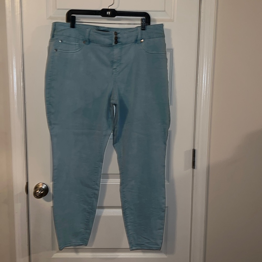 Mint green denim ankle skinny jeans. Gently used